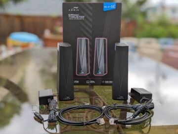 ARRIS W6B SURFboard THRUSTER Gaming Acceleration Kit Retail Box Content