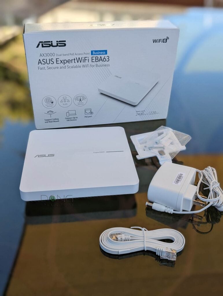 Asus ExpertWiFi EBA63 out of the retail box