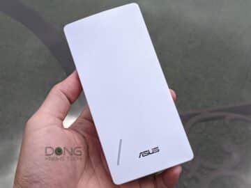 Asus RP AX5x Extender in Hand