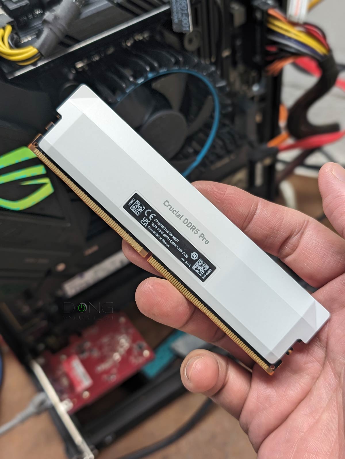 Crucial DDR5 Pro RAM White Left