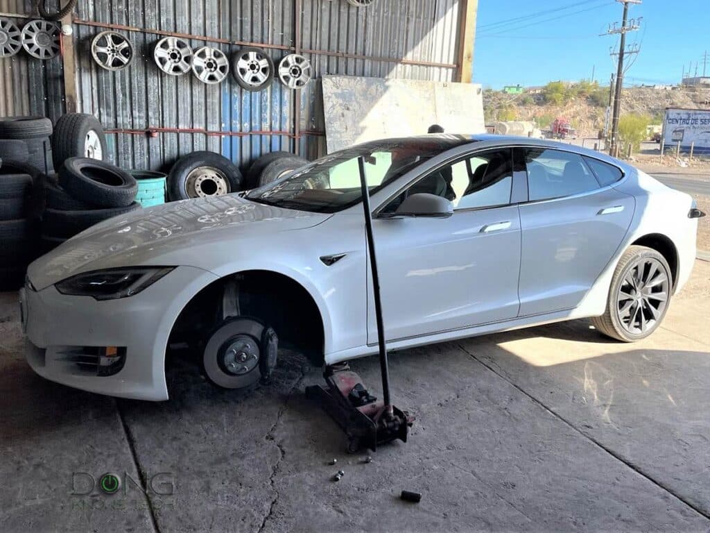 Luis Model S Wheel Crack Mexico 1