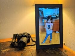 Meural Wi-Fi Photo Frame Review: A Great Gift… on the Receiving End