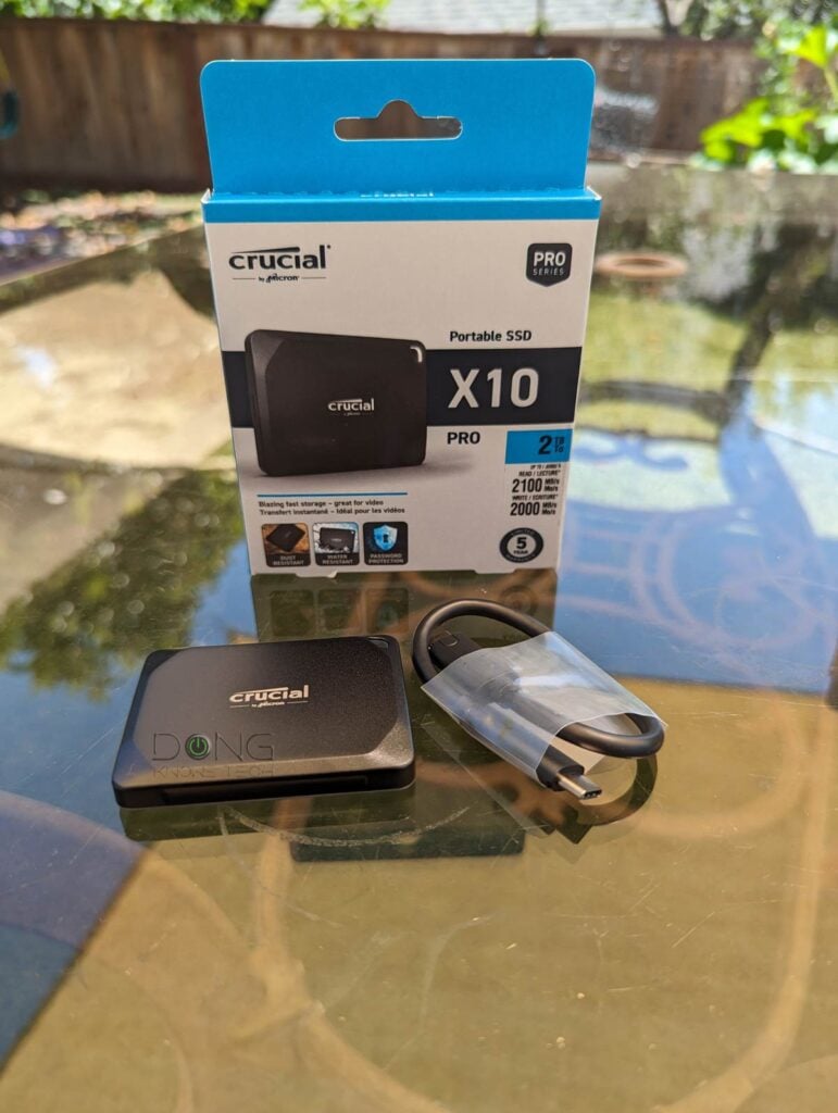 Micron Crucial X10 Pro Box Content