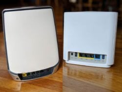 Netgear Orbi RBK852 vs. Asus ZenWiFi XT8: Two Distinctive Mesh Approaches