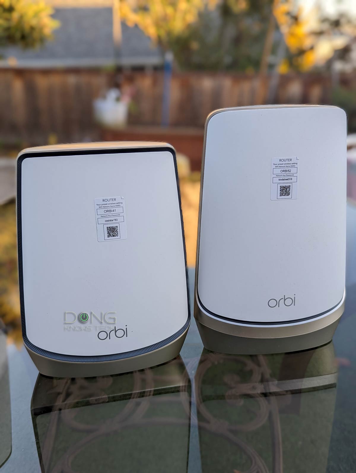 Netgear Orbi RBR860 vs. RBRE960