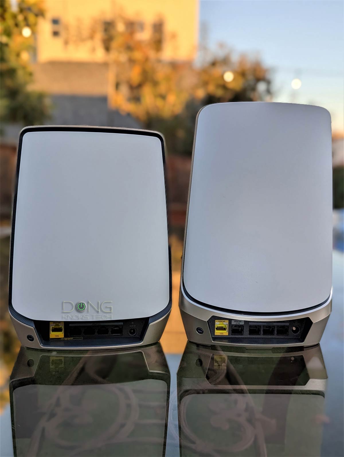 Netgear Orbi RBR860 vs. RBRE960 1 1