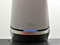 Netgear Orbi RBRE960 Standalone Router Review: Overpriced and Handicapped