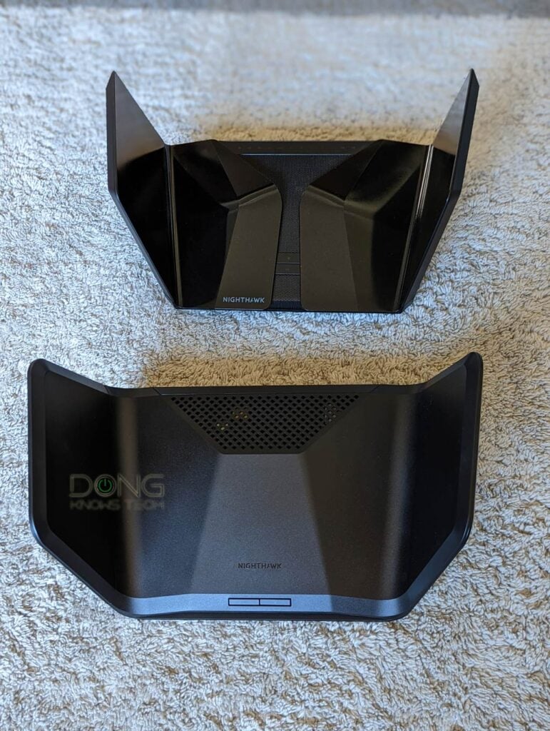 Netgear RAXE300 vs. RAXE500 1 4