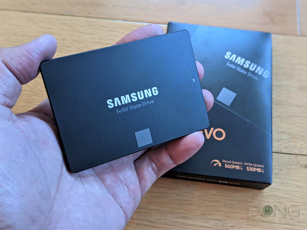 Samsung 870 EVO SSD in Hand