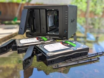 Synology DiskStation DS1522 HDD installation